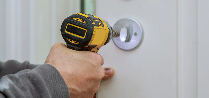 Street Locksmith For Smart Lock Repair in Glen Avon, CA