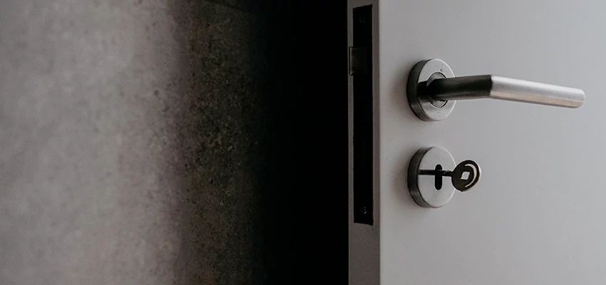 Front Door Handle Repair And Installation in Glen Avon, CA